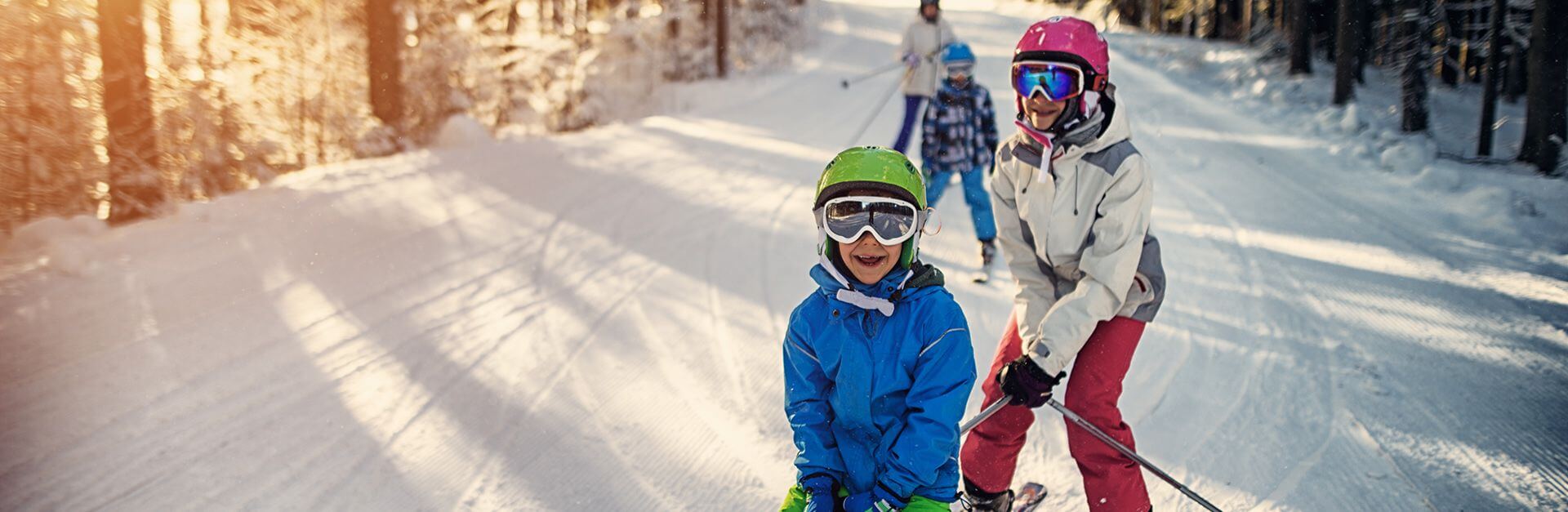 Ukiyo - Skiing with family